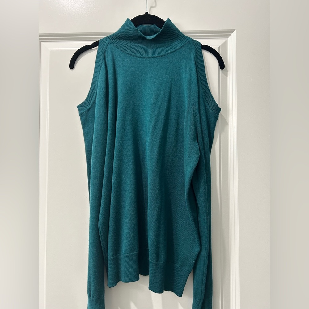 Cable & Gauge Cold Shoulder Long Sleeve Blouse